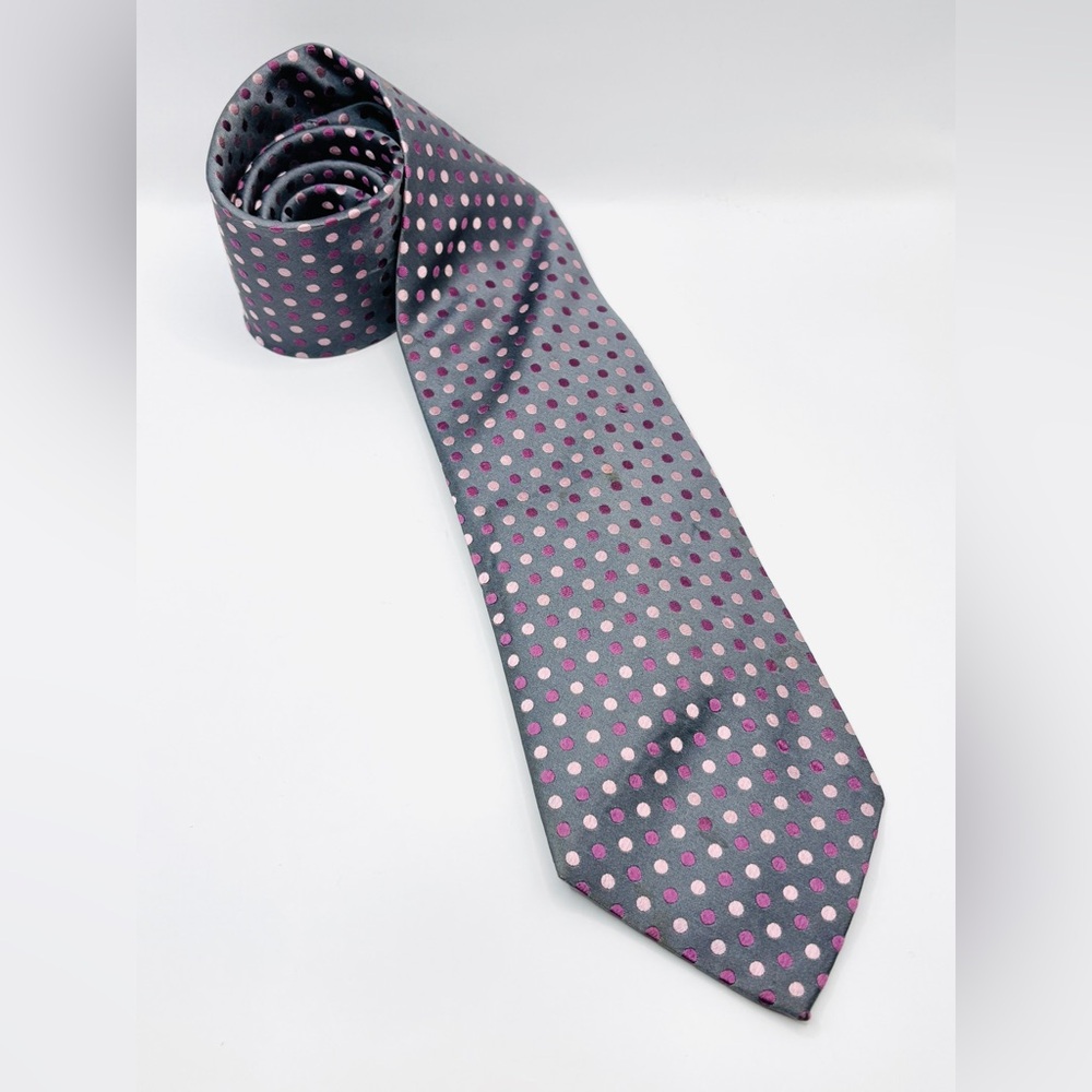 Classy Geoffrey Beene Silk Tie